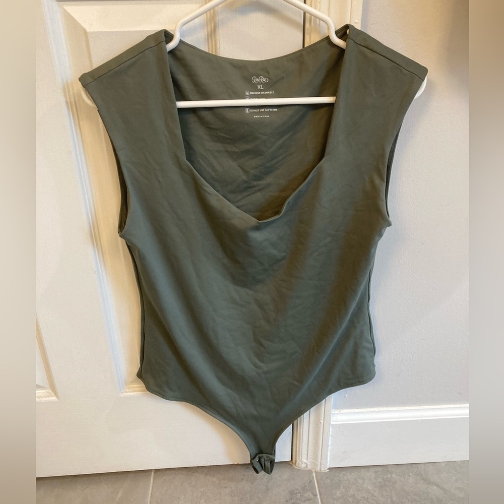 Reo Ria green sleeveless bodysuit stretch lined Sz XL v neck